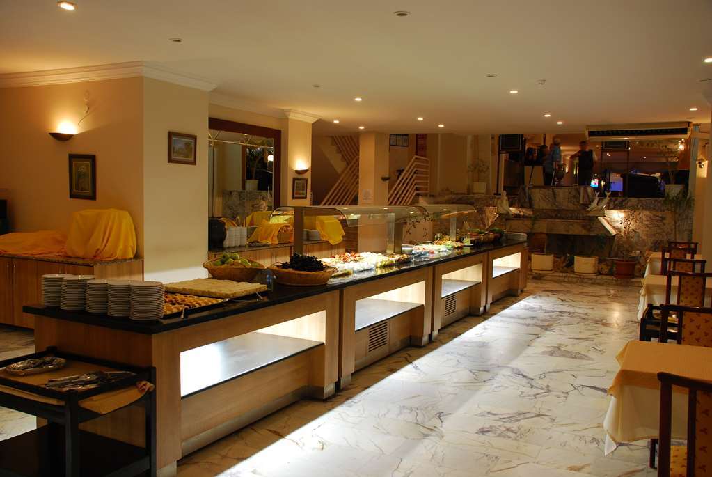 Tuntas Beach Hotel Altinkum Дидим Ресторан фото